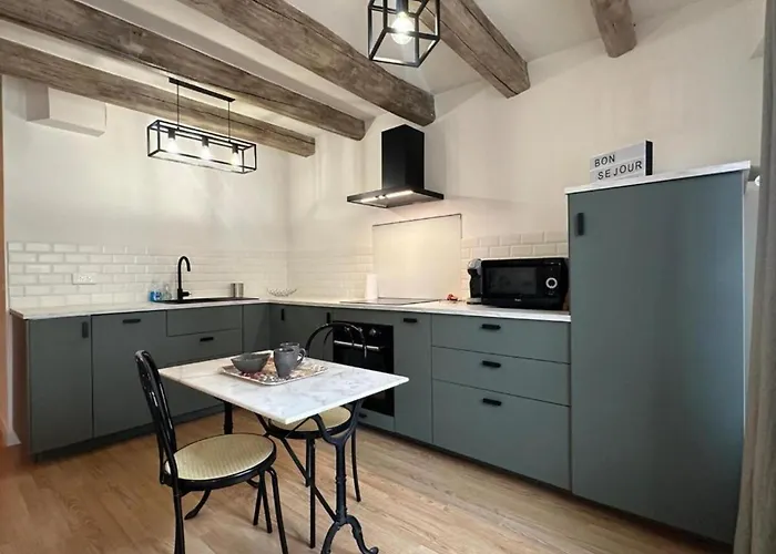 Le Duplex Saint Jacques アパート